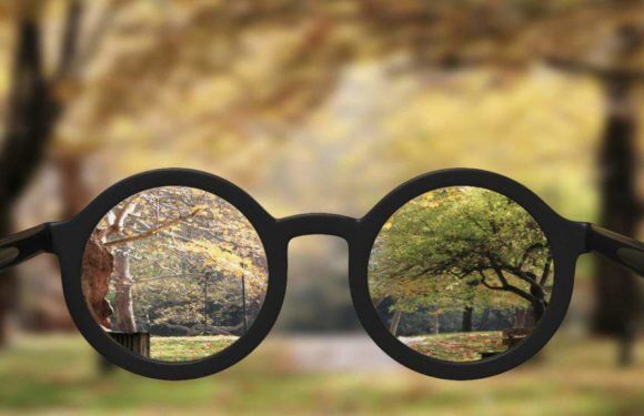 Myopia (near-sightedness): Symptoms, Causes & Treatment