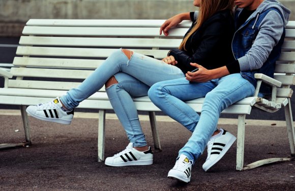 Sneakers Style to Make Your Outfit Extraordinary