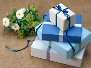 blue wrapping paper, gift