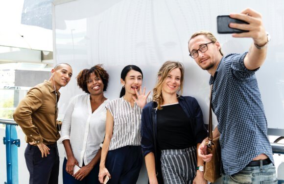 Top 6 Tips for Throwing an Amazing Team-Building Party