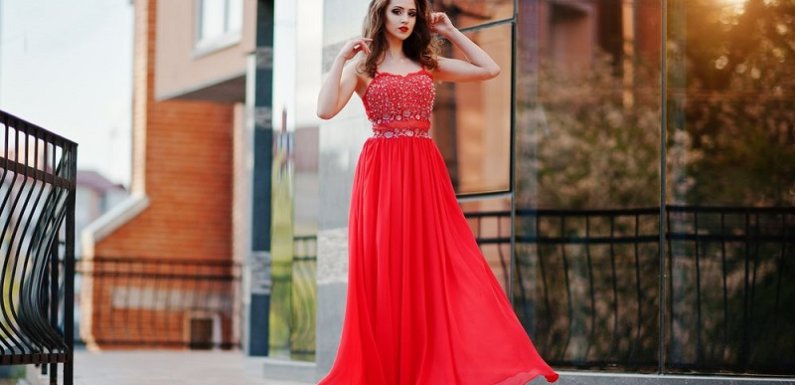 Tips to Choose the Best Style of Evening Dresses